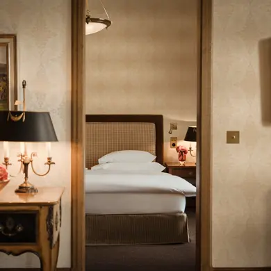 Les Trois Rois River Suite 322 1828 2