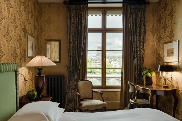 Les Trois Rois River Queen Room 216 1601 2