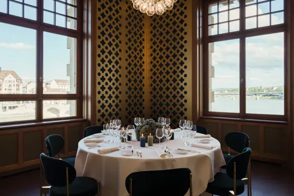 2505 OP Les Trois Rois Bankett 5034