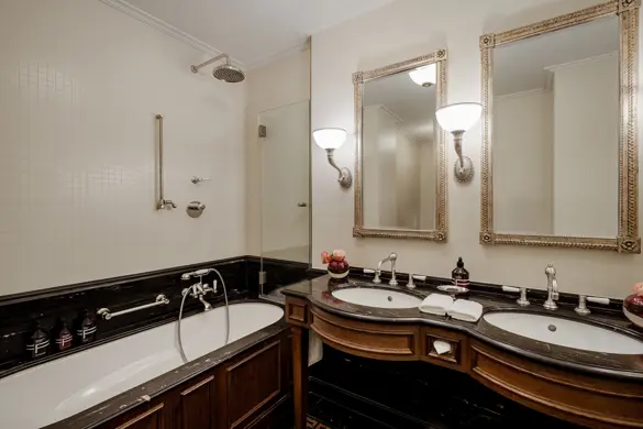 Les Trois Rois River King Room Balcony 114 1303 2