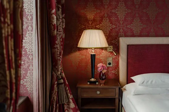 2504 OP River King Room (4)
