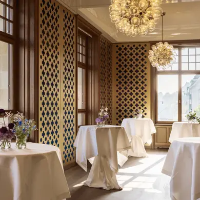 2510 JD Kaspar, Standing Reception