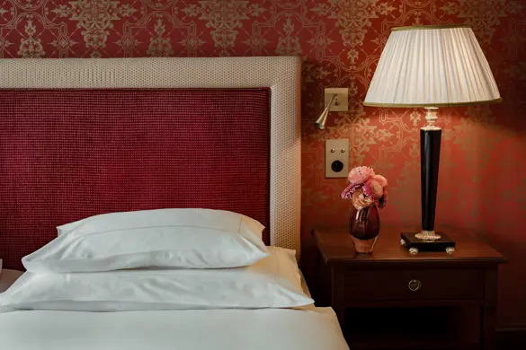 Les Trois Rois River King Room 221 1707 2