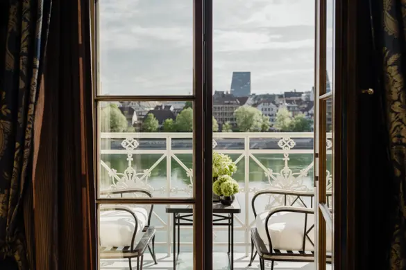 2504 OP River Junior Suite Balcony (9)
