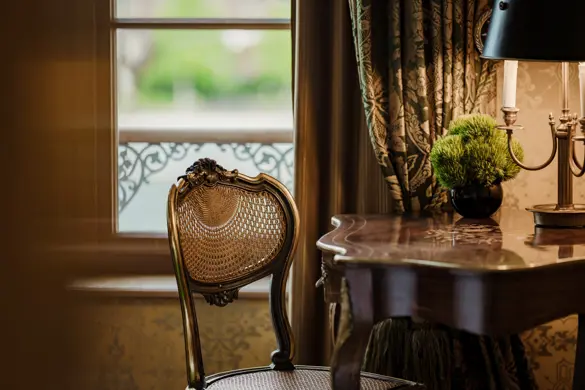 2504 OP River Queen Room (5)