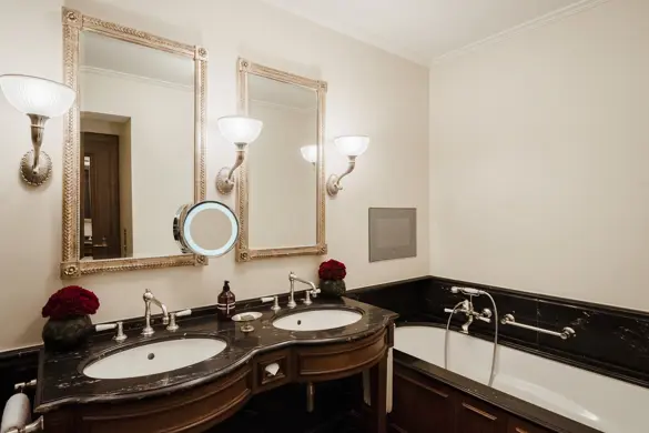 Les Trois Rois Room 219 2012 2