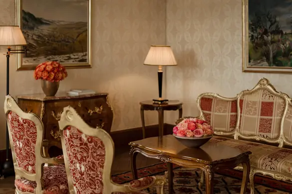 Les Trois Rois River Suite 322 1825 2