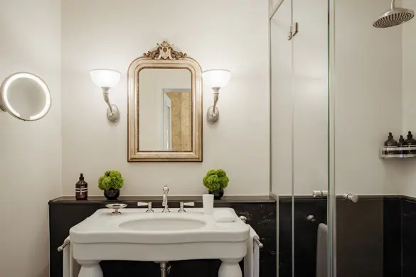 Les Trois Rois City Queen Room 105 1104 2