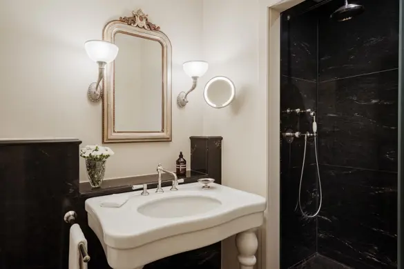 Les Trois Rois River Queen Room Balcony 214 1504 2